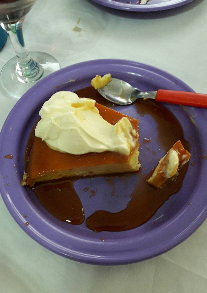 Una foto de Budín de pan casi flan😜