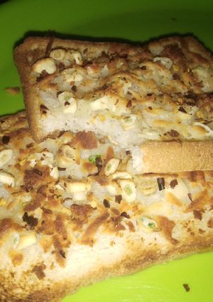 A picture of Garlic cheese toast.