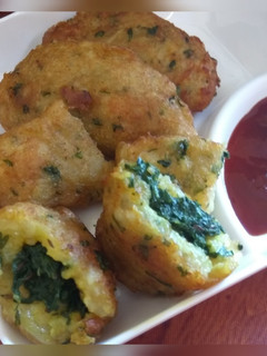 A picture of Aaloo Palak Tikki.