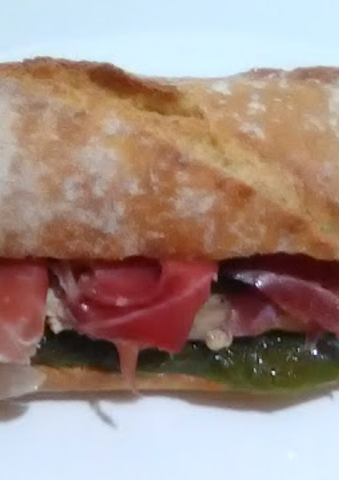 Una foto de Bocadillo Serranito