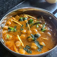 A picture of Dhaba style Choley salan.