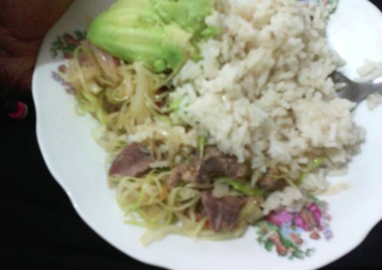 Simple Way to Make Perfect Boiled rice served with cabbage mixed with meat