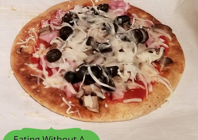 Simple Way to Prepare Exotic Pita Pizza for Diet Recipe