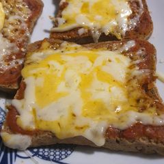 A picture of Toasts pizza.