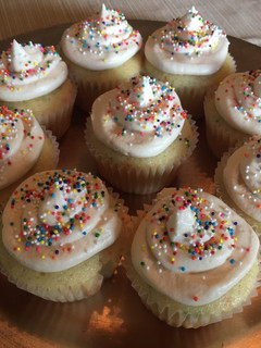A picture of Cream cheese frosting.