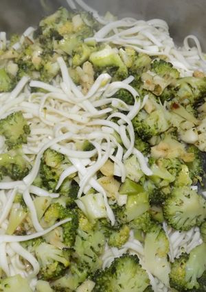 Una foto de Fideos Nido con brócoli a los dos aceites