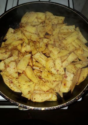 Una foto de Papas bravas fáciles