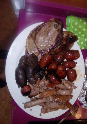 Foto principal de Plato mixto de carne en su punto-jugoso