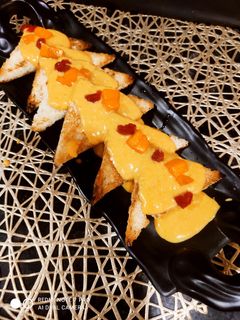 ম্যাঙ্গো রাবড়ি টোস্ট (Mango rabdi toast recipe in Bengali) রেসিপির প্রধান ছবি
