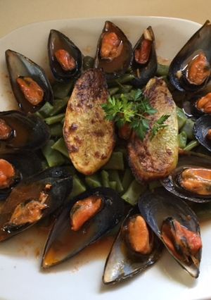 Una foto de Judías verdes con mejillones en salsa