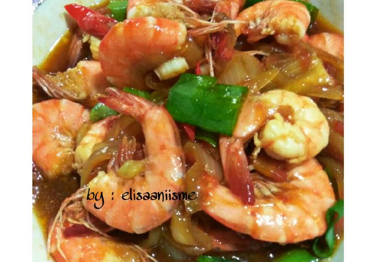 Langkah Mudah untuk Menyiapkan Udang goreng mentega saos asam manis yang Enak Banget