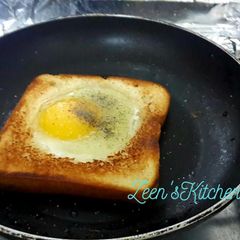A picture of Egg In A Hole.