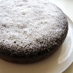 A picture of Rice Cooker Chocolate Cake.