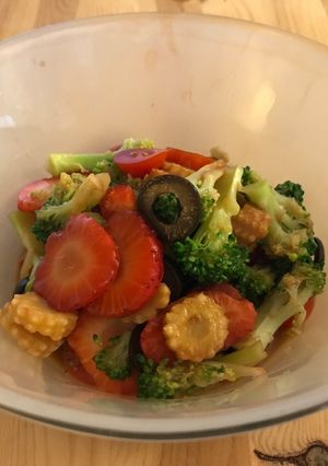 A picture of Strawberry Salad.