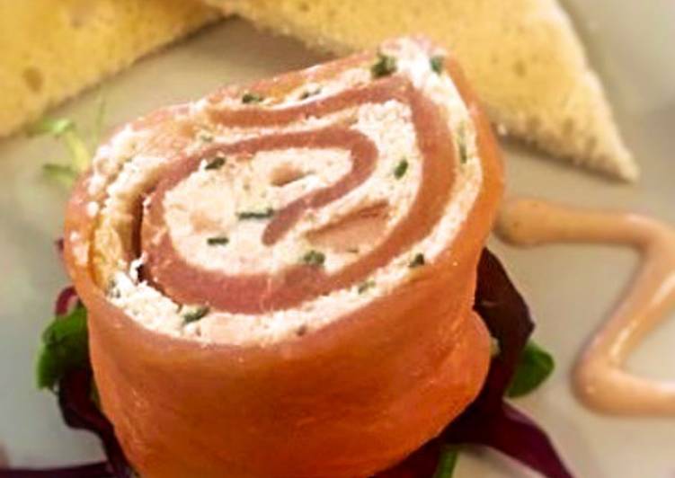 Step-by-Step Guide to Prepare Homemade Smoked Salmon Roulade