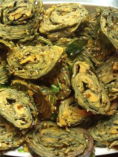 પાત્રા (Patra Recipe In Gujarati) રેસીપી મુખ્ય ફોટો