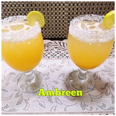 A picture of Refreshing homemade peach juice😋.