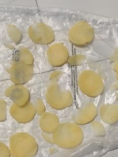 બટાકા ની વેફર (Bataka Wafer Recipe In Gujarati) રેસીપી મુખ્ય ફોટો