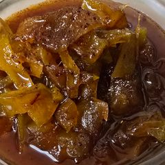 A picture of Khatta meetha raw mango pickle.