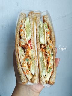 Foto resep Sandwich Roti Gandum Keju Omelette