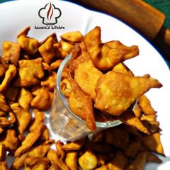 A picture of Spiced crackers.