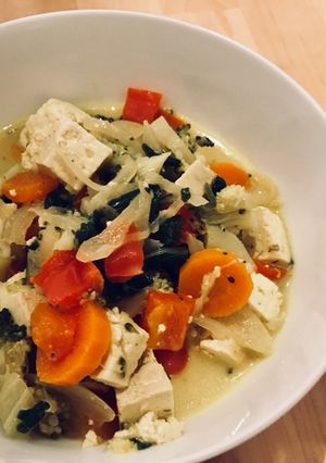 Foto di Tofu al curry con verdure e latte di cocco