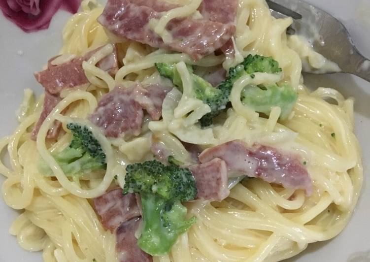 Resep Spaghetti/fetucini carbonara siiiiimplee, Bisa Manjain Lidah