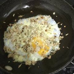 A picture of Microgreens Shredded Chicken Omlette.