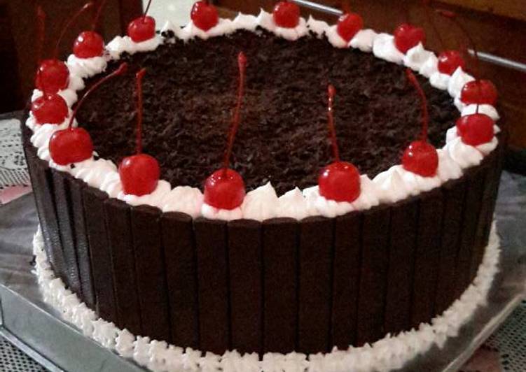 Black forest cake recipe by me, enaaaaak bgt lhoo :)