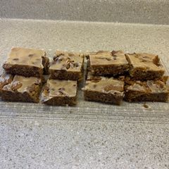 A picture of Peanut Butter Bars.