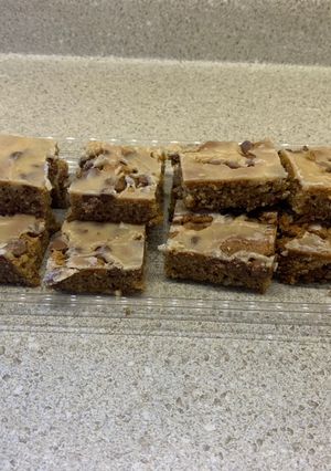 A picture of Peanut Butter Bars.