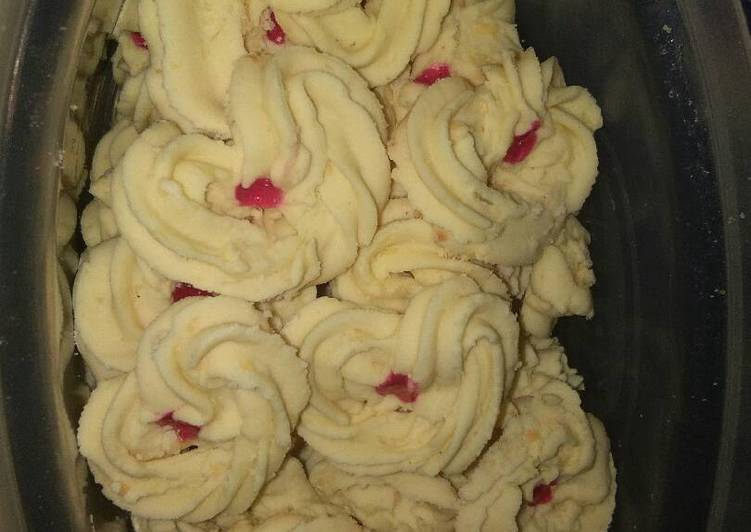 Kue Sagu keju strawberry love ❤