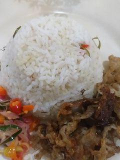 Foto resep Nasi daun jeruk dengan Beef grill rosemary dan sambal matah
