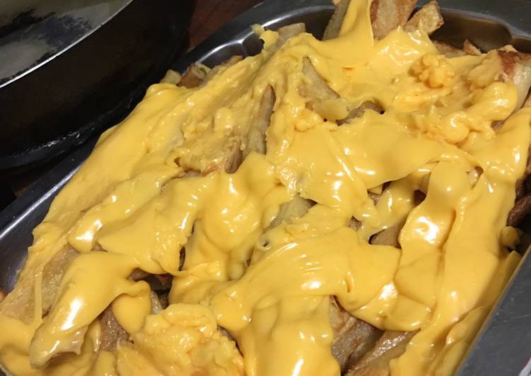 Recipe of Quick Papas fritas con queso cheddar