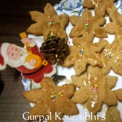 A picture of Frosted Ginger Snowflake Cookies.