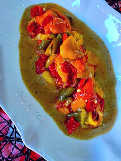 Foto principal de Ensalada de pimientos asados en salsa invertida del mismo asado
