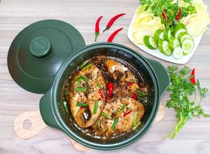 Hình của món Cá bớp kho hành ớt.