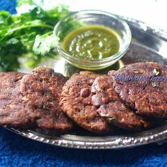 A picture of Finger millet vadai.