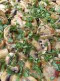 Muslitos de pollo con champiñones y vermú