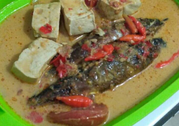 Resep Mangut Ikan Asap Dan Tahu Oleh Ummu Salmaa Cookpad