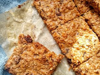 Carrot & Walnut Oat Bars