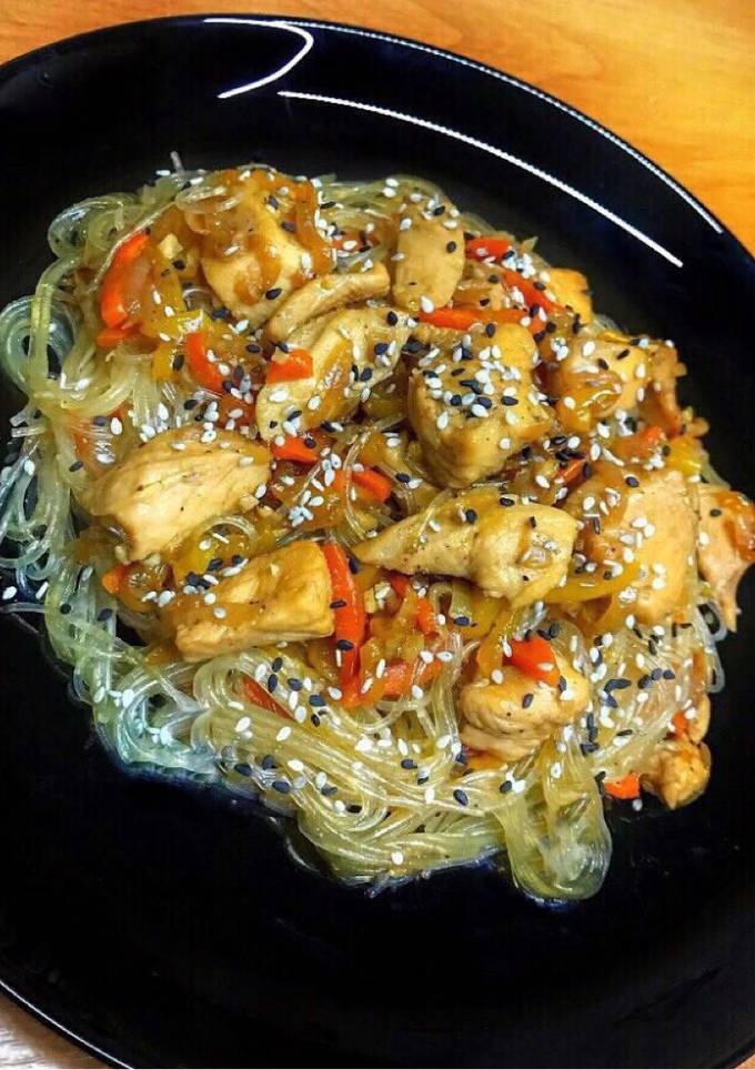 Фунчоза з куркою і овочами🍝