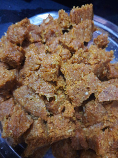 દુધી ના મુઠીયા (Dudhi Muthia Recipe In Gujarati) રેસીપી મુખ્ય ફોટો