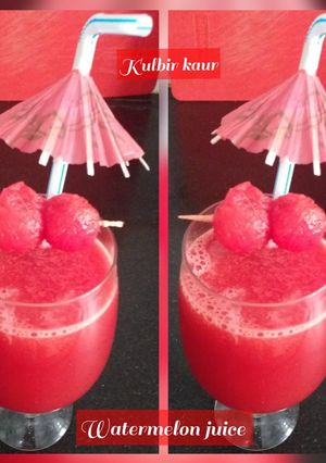 वाटरमेलन का जूस(Watermelon Juice recipe in hindi) रेसिपी मुख्य फोटो