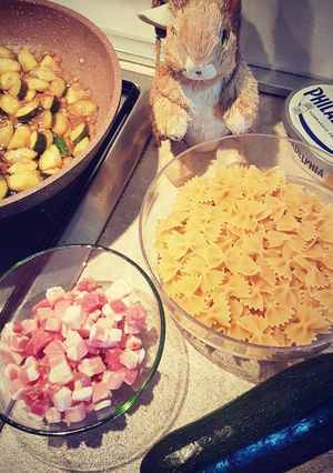 Foto di Papillon verdi (Farfalle zucchine e pistacchio)