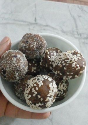 عکسی از دستور حلوای آرد و خرما