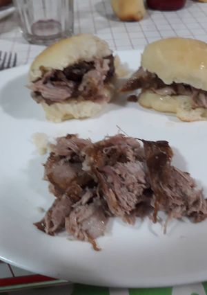 Una foto de Bondiola de cerdo desmechada