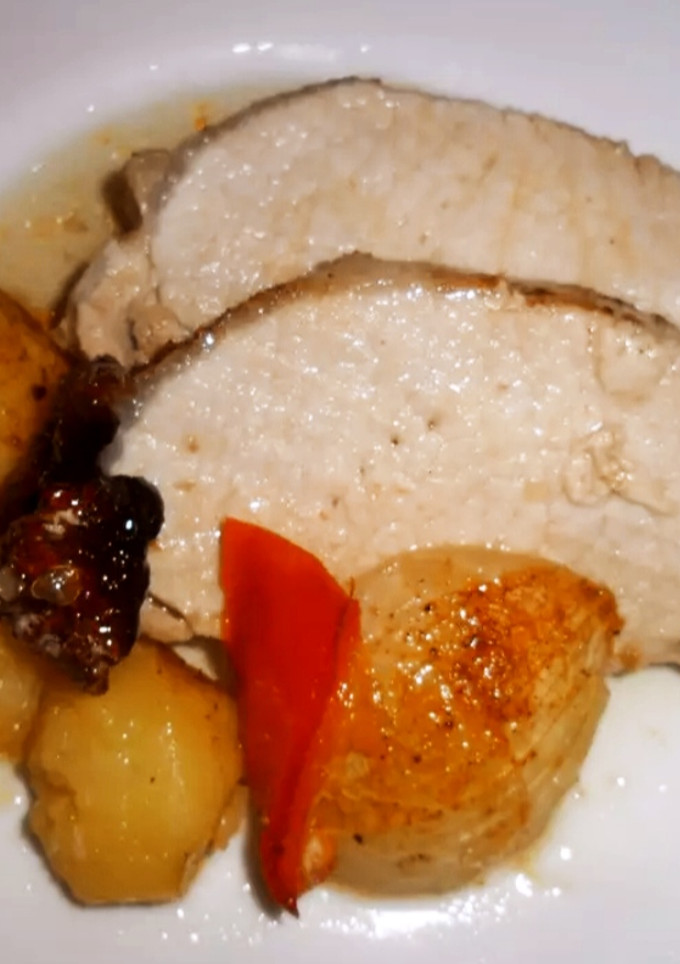 Una foto de Lomo de cerdo y patatas al whisky