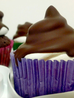 Una foto de Hi-hat Cupcake o Cupcakes con merengue y chocolate