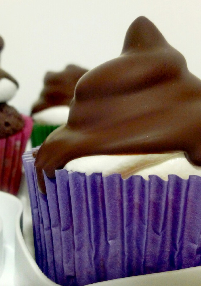Una foto de Hi-hat Cupcake o Cupcakes con merengue y chocolate